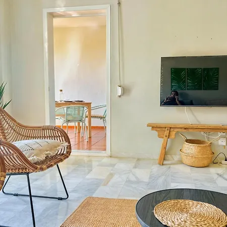 Apartamento Alambra Del Sol - Coastal Retreat By The Beach