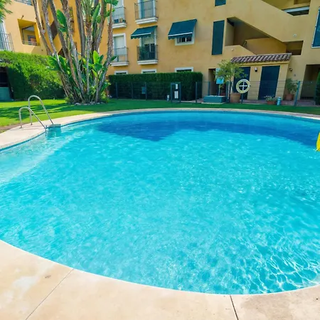 Apartamento Alambra Del Sol - Coastal Retreat By The Beach *