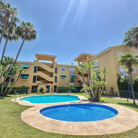 Apartamento Alambra Del Sol - Coastal Retreat By The Beach